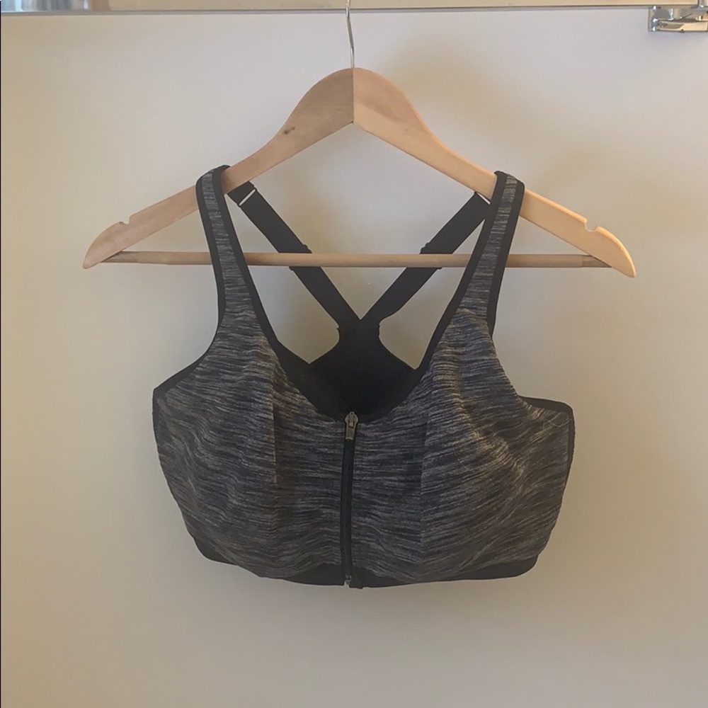 Victoria’s Secret Sports bra size 36DDD.